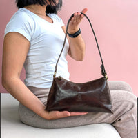 Arale shoulder bag chocolate