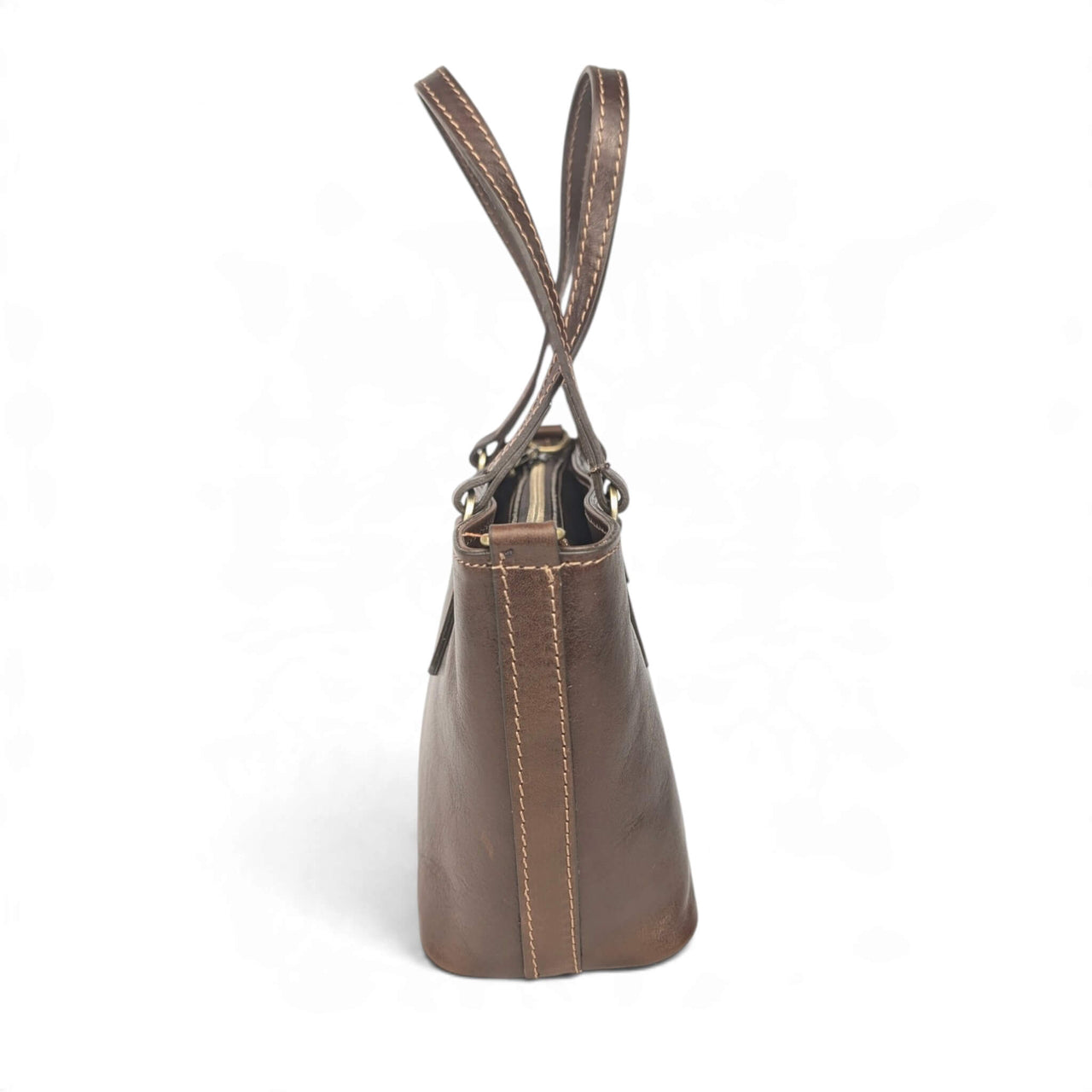 Handtasche aus schokobraunem Leder, Seitenansicht, House of Enira Isual