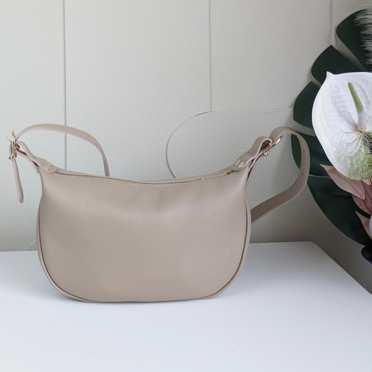 Lodesi crossbody bag taupe light