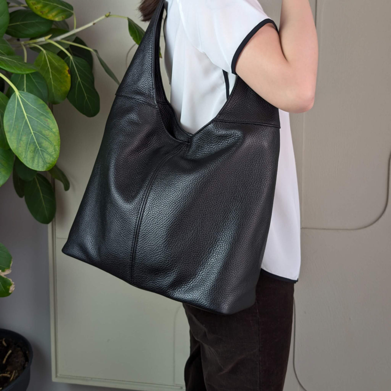 Oleas hobo L black