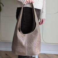 Oleas shoulder bag S taupe dark
