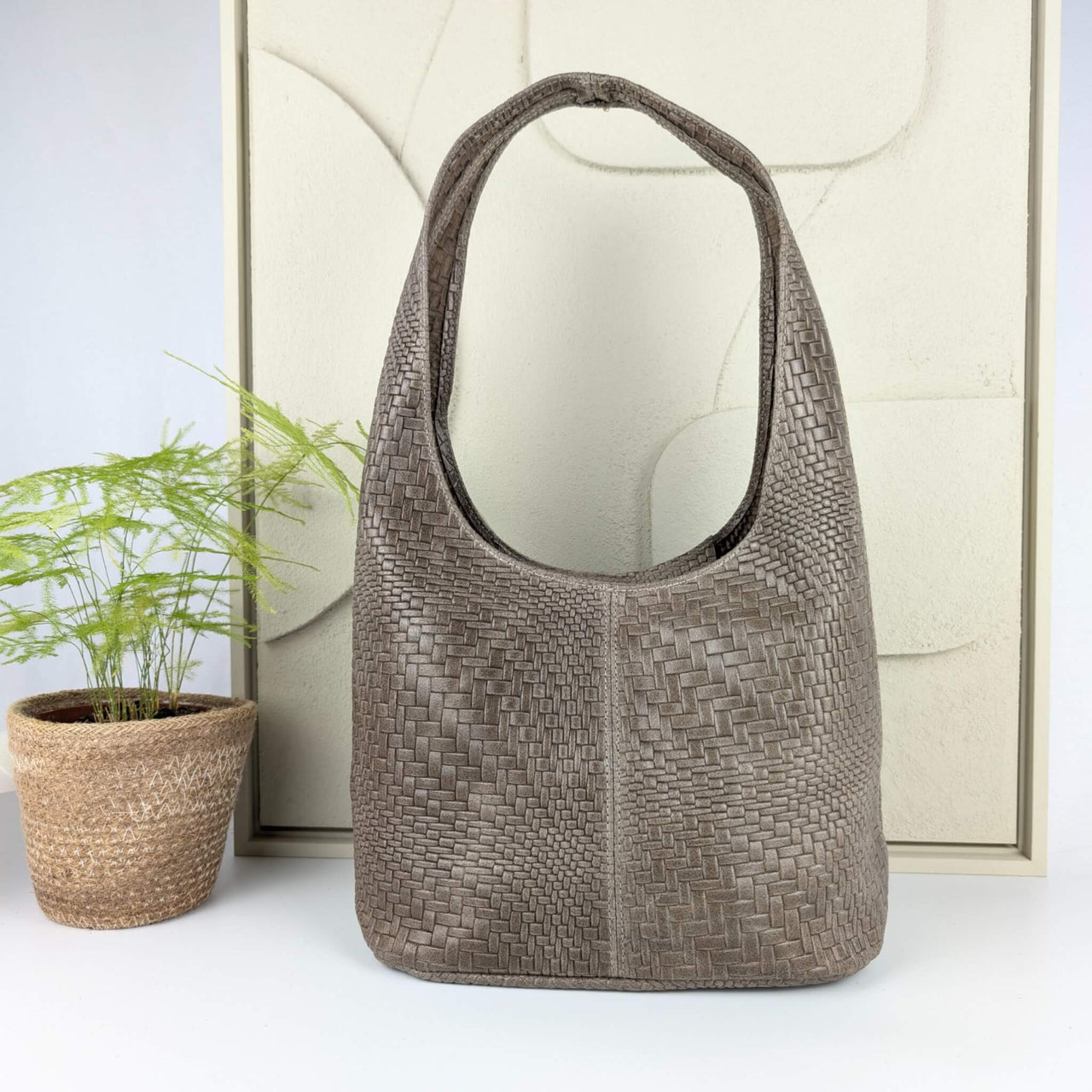 Oleas shoulder bag S chocolate