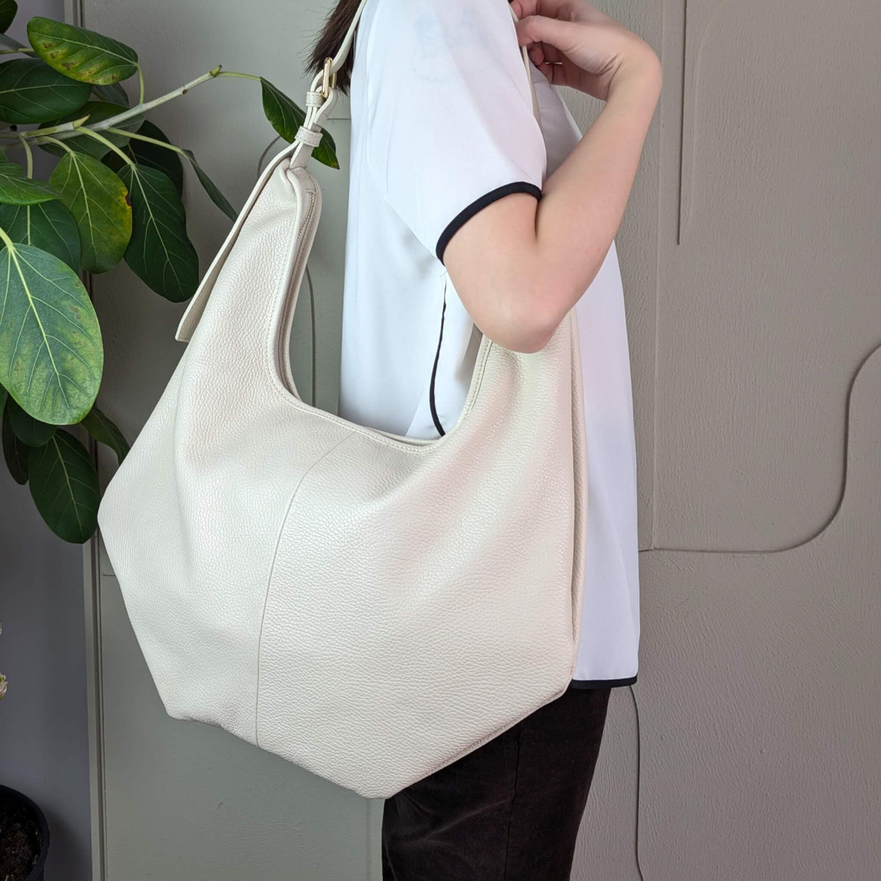 Ruala shoulder bag black