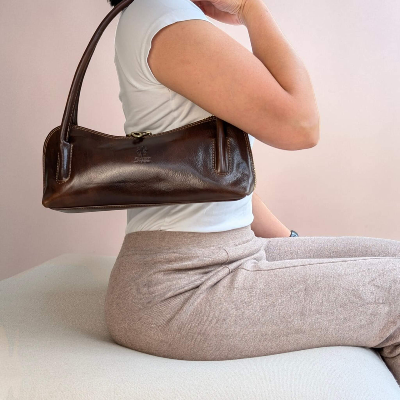 Viali baguette bag black