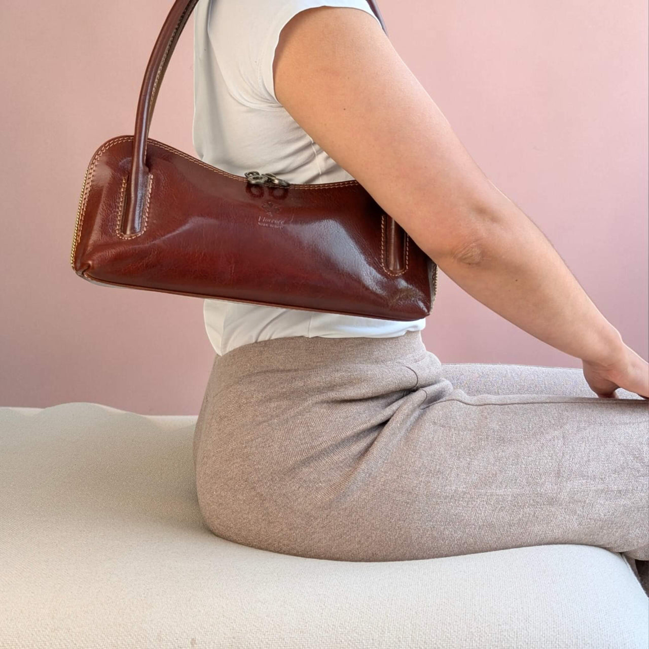 Viali baguette bag black