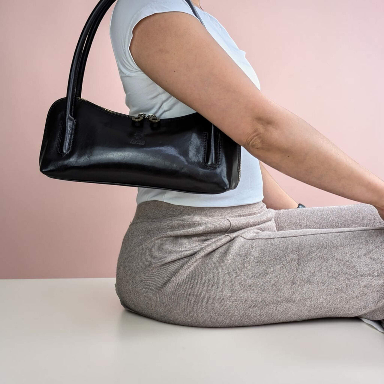 Viali baguette bag black