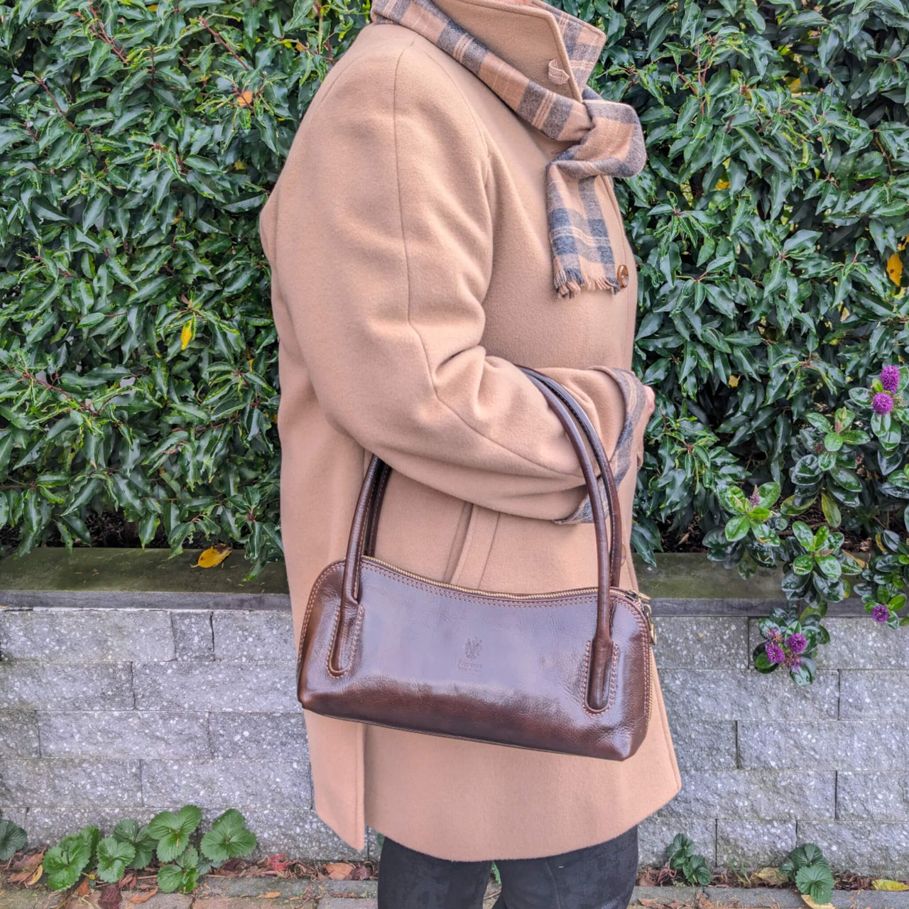 Viali baguette bag red
